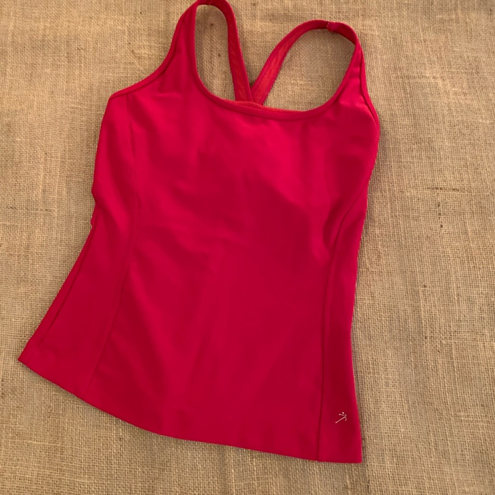 Ativa workout top w/ built-in bra
